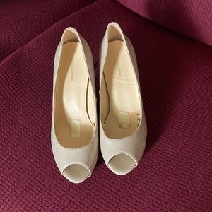 Liz Claiborne 7b nude heels